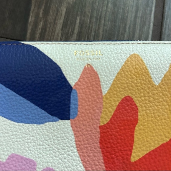 Fossil Sydney Leather Wristlet Leaf Print Zip Around Wallet - Picture 3 of 6